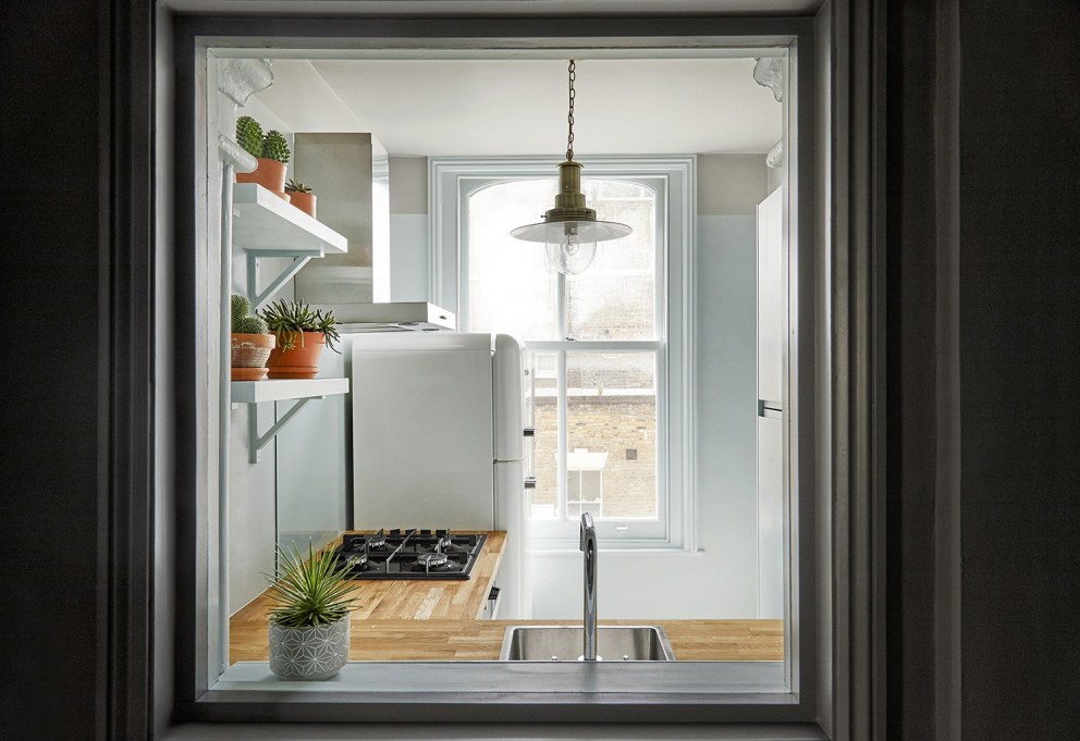 Stoke Newington Flat | View into kitchen | Interior Designers